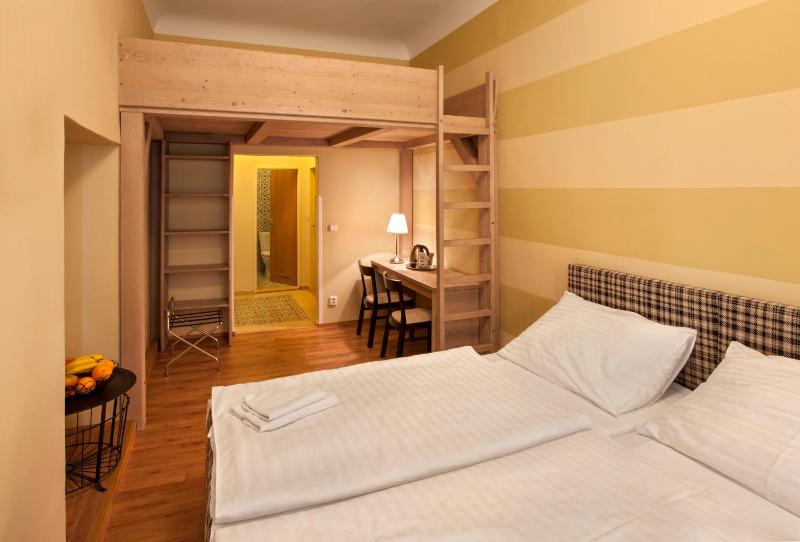 Quadruple Room image 3