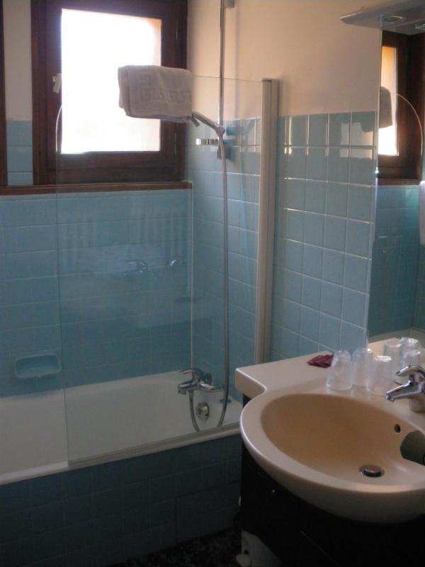Triple Room with Single Beds image 3