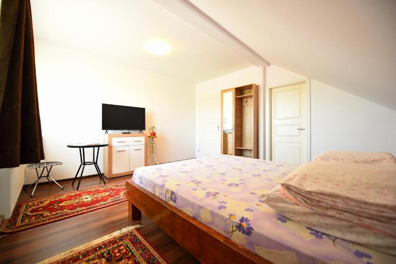 King Room image 2