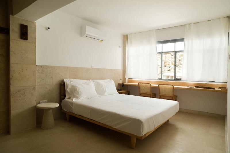 Double Room image 1