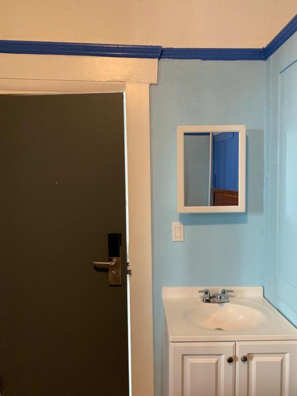 Standard Double Room with Shared Bathroom image 1