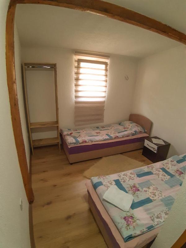 Twin Room image 2