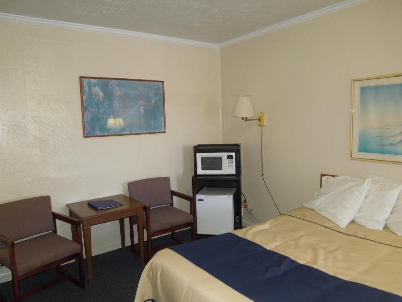Double Room with Two Double Beds image 2