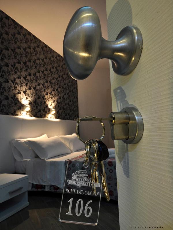 Economy Double Room image 2