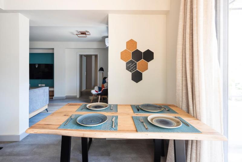 Kalamata Center Ground Floor 2BR Apt with Small Yard & 1Gbps Fiber - image 26