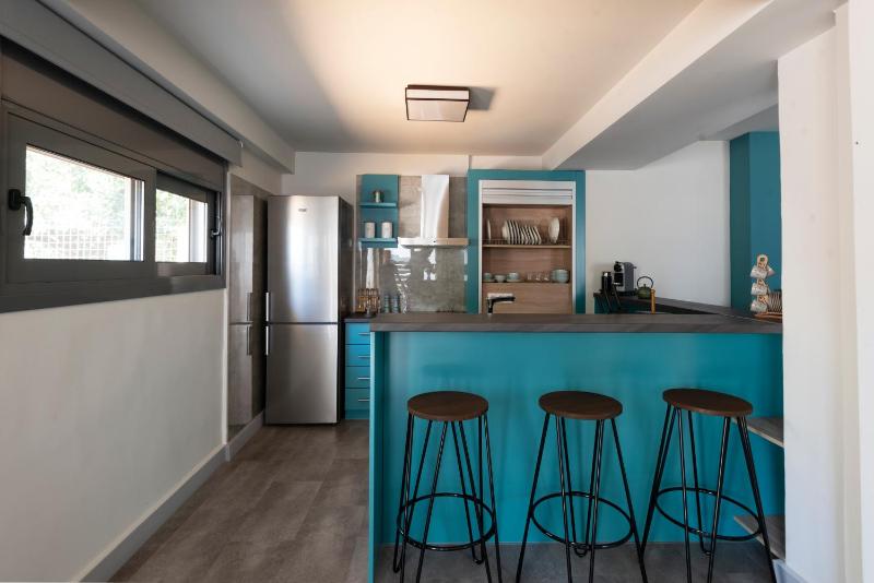 Kalamata Center Ground Floor 2BR Apt with Small Yard & 1Gbps Fiber - image 19
