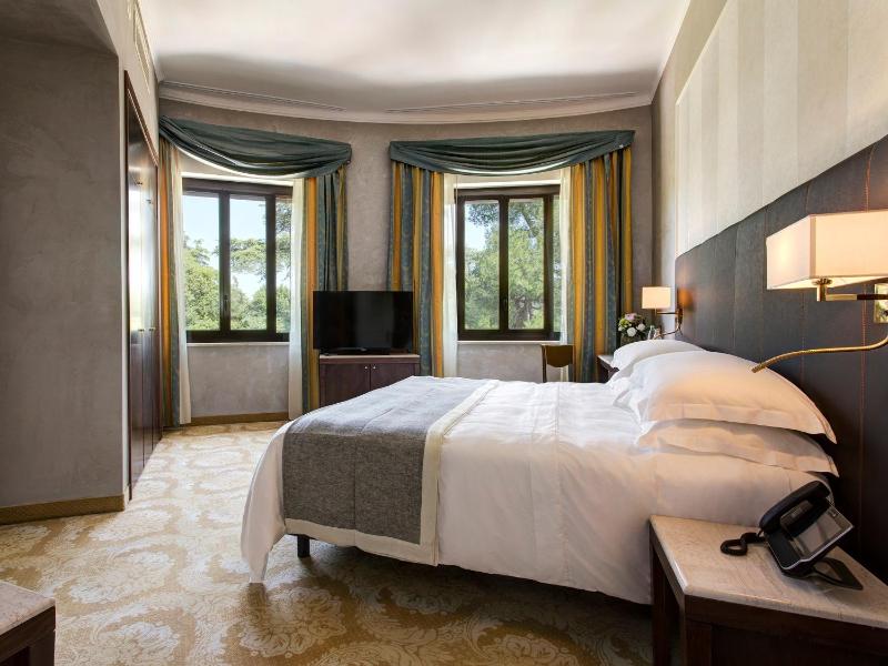 Superior Double or Twin Room image 1