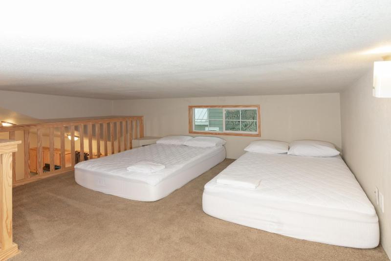 One-Bedroom Cottage image 4