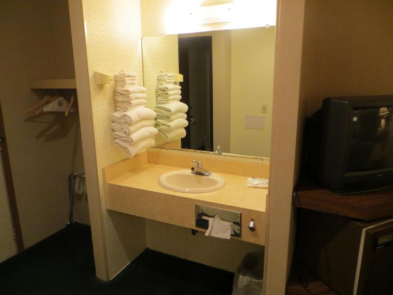 Queen Room with Two Queen Beds image 4