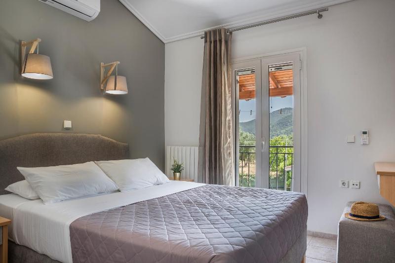 Three-Bedroom House image 1