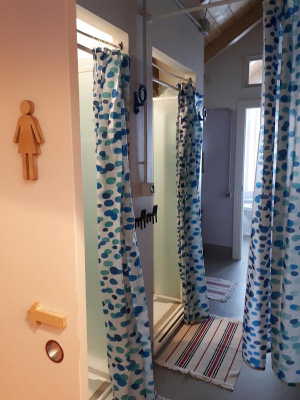 Double Room with Shared Bathroom image 2