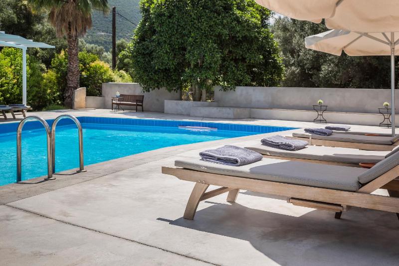 Three-Bedroom Villa image 3