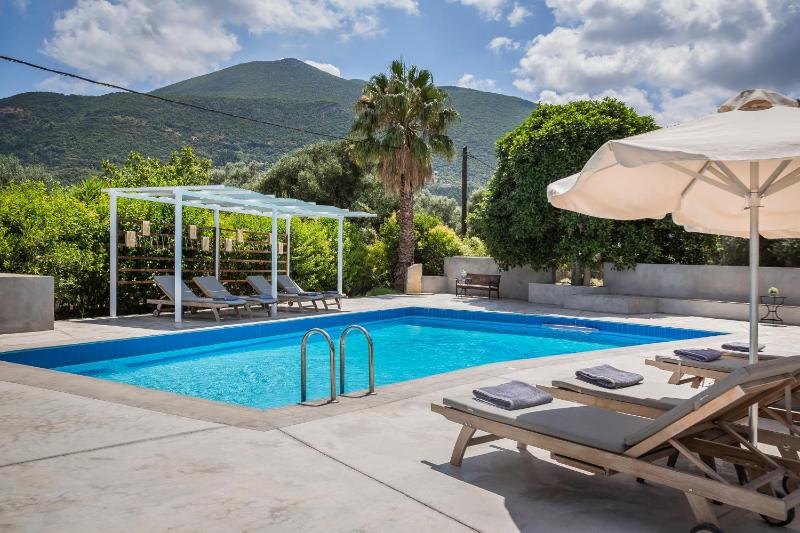 Three-Bedroom Villa image 4