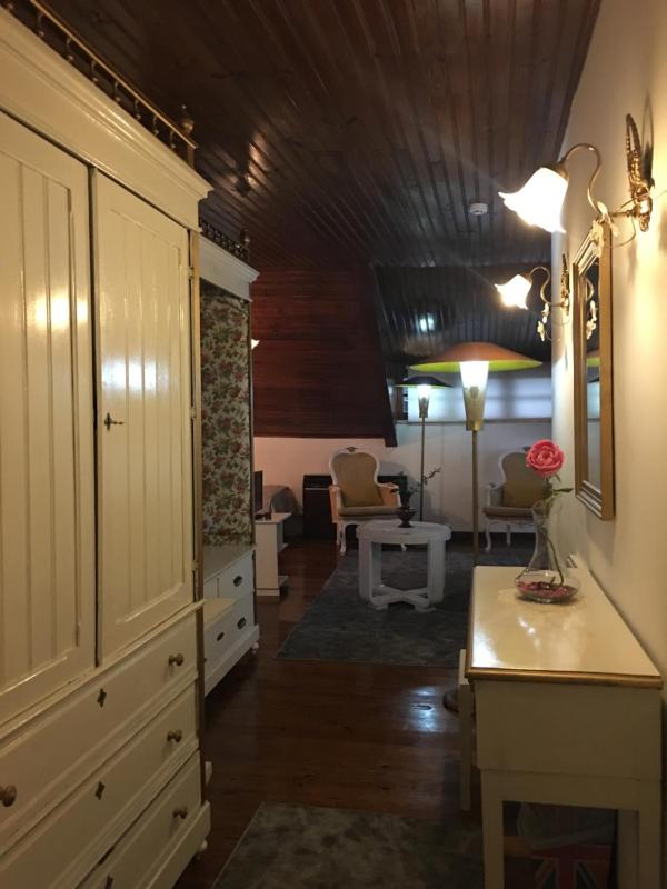 Family Room image 2