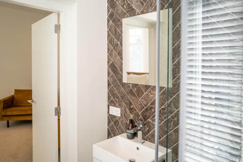 Double Room with Spa Bath image 2