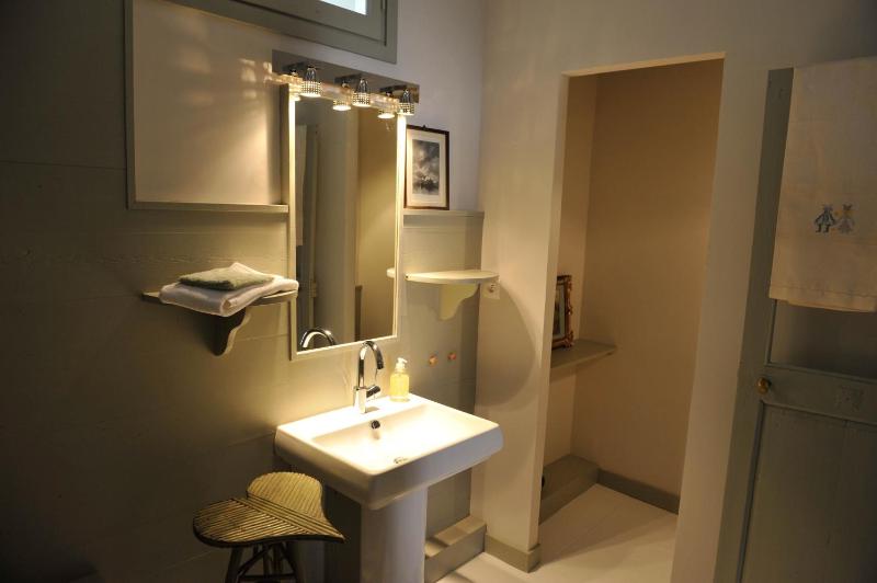 Suite with City View image 4