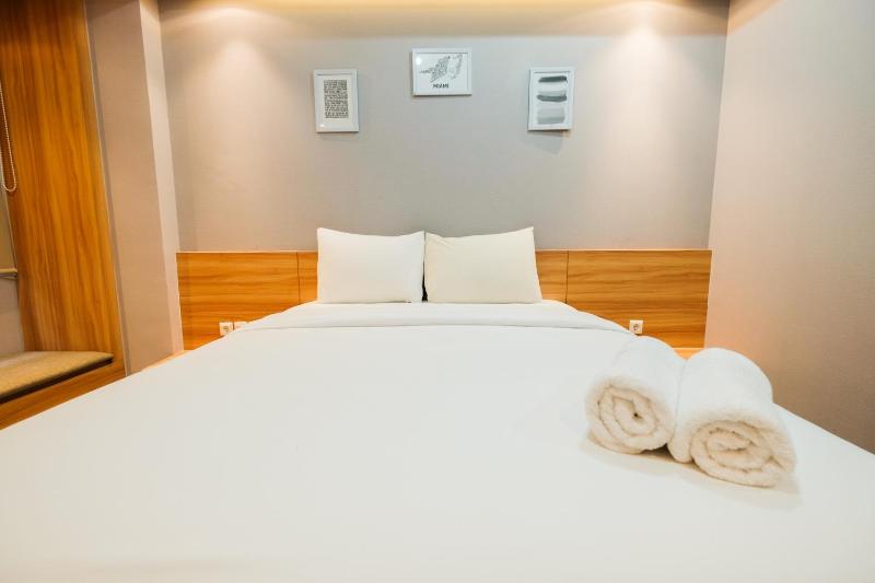 Furnished Studio No Kitchen Apartment Mustika Golf Residence By Travelio - image 12