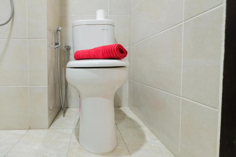 Furnished Studio No Kitchen Apartment Mustika Golf Residence By Travelio - image 2