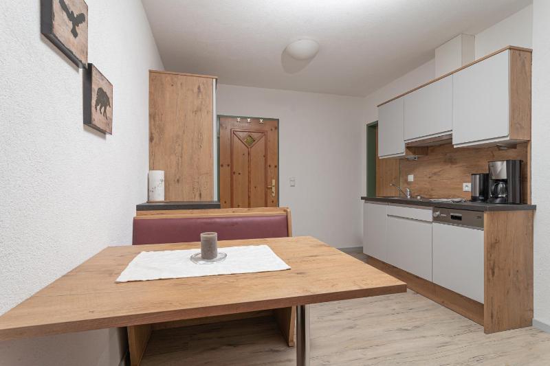 One-Bedroom Apartment image 4