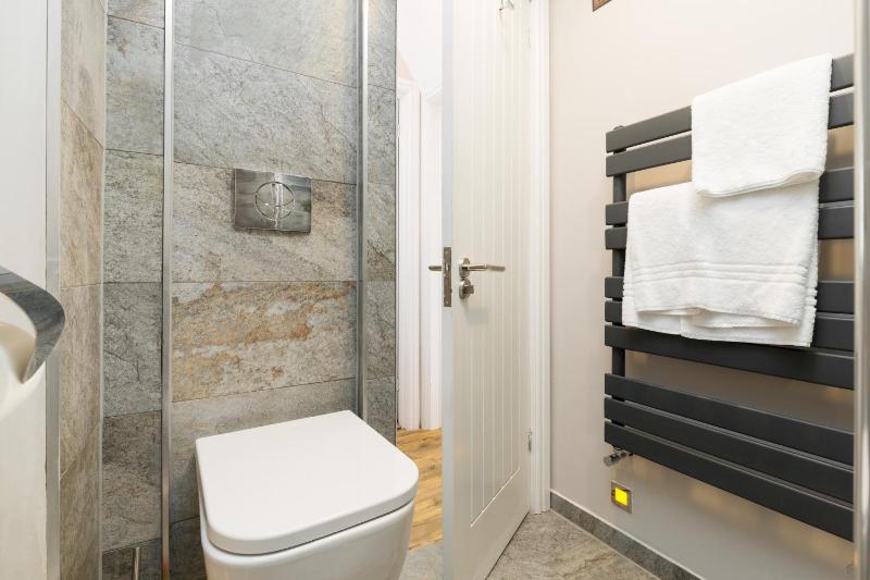 Studio Apartment image 4