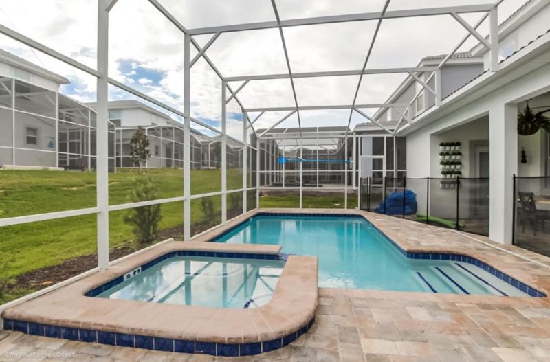 Resort-Style Family Retreat Private Pool Near Disney - image 7