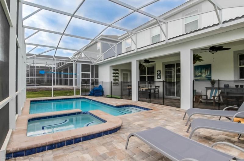 Resort-Style Family Retreat Private Pool Near Disney - image 18