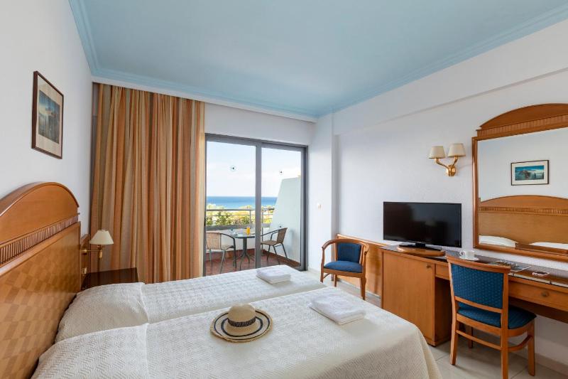 Standard Room with Sea View image 4