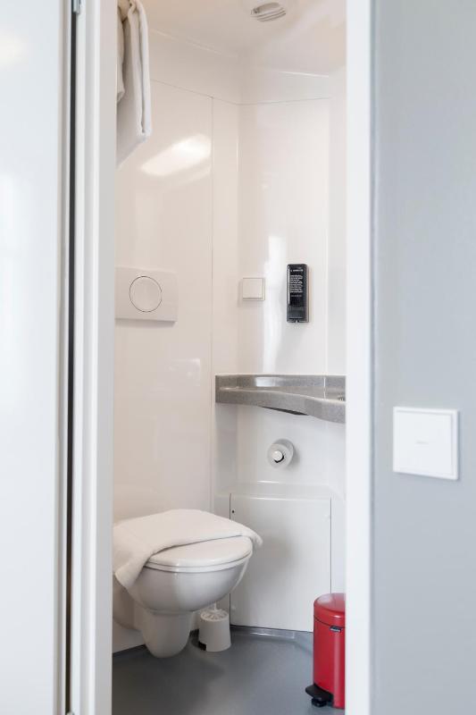 Deluxe Twin Room image 1