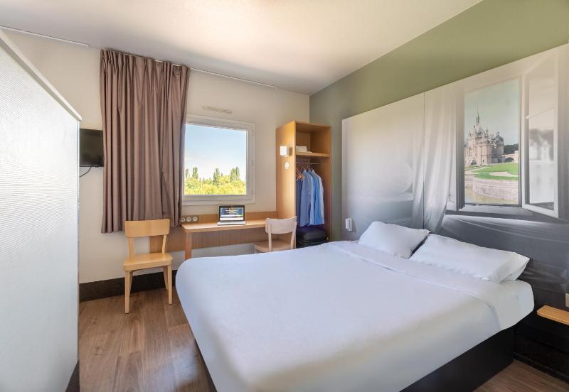 Double Room - Non-Smoking  image 2