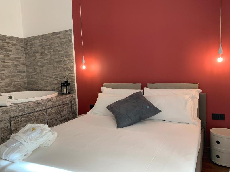 Suite with Balcony and Spa Bath image 4
