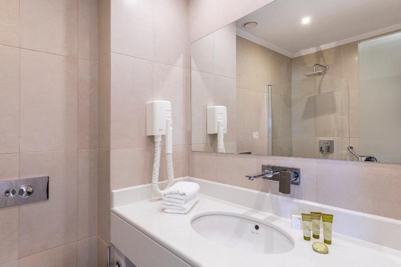 Family Suite with Sea View image 1