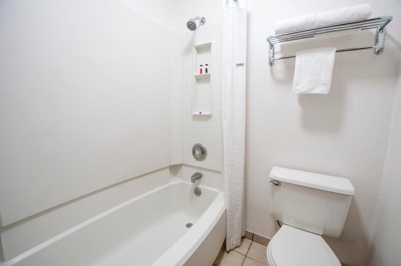 Standard Queen Room - Non Smoking image 3