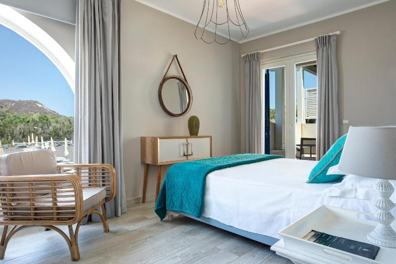 Suite with Sea View image 1