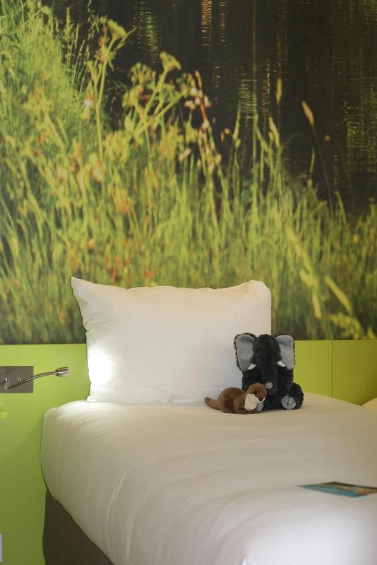 Two-Bedroom Suite image 4