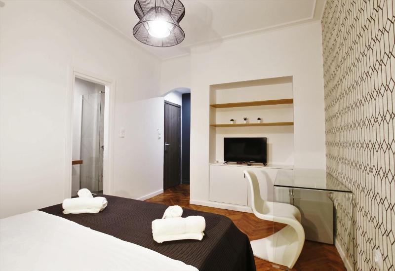 One-Bedroom Apartment image 3