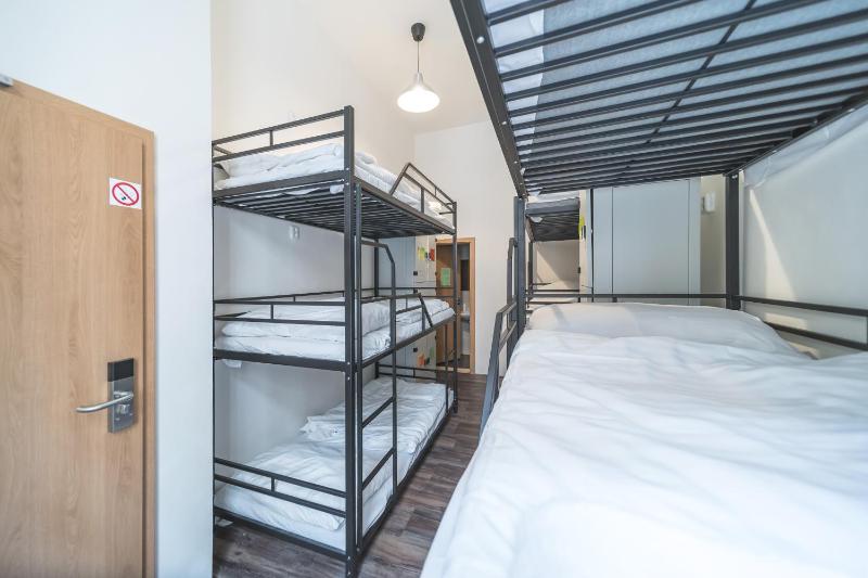 Single Bed in 9-Bed Mixed Dormitory Room image 2