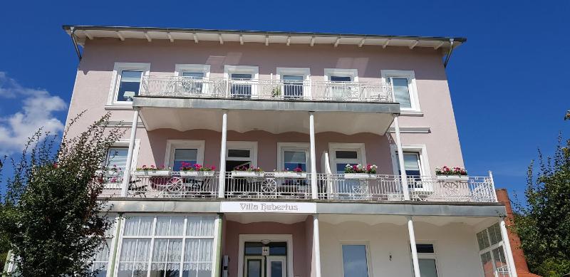 Apartment with Balcony and Ocean View (5) image 1