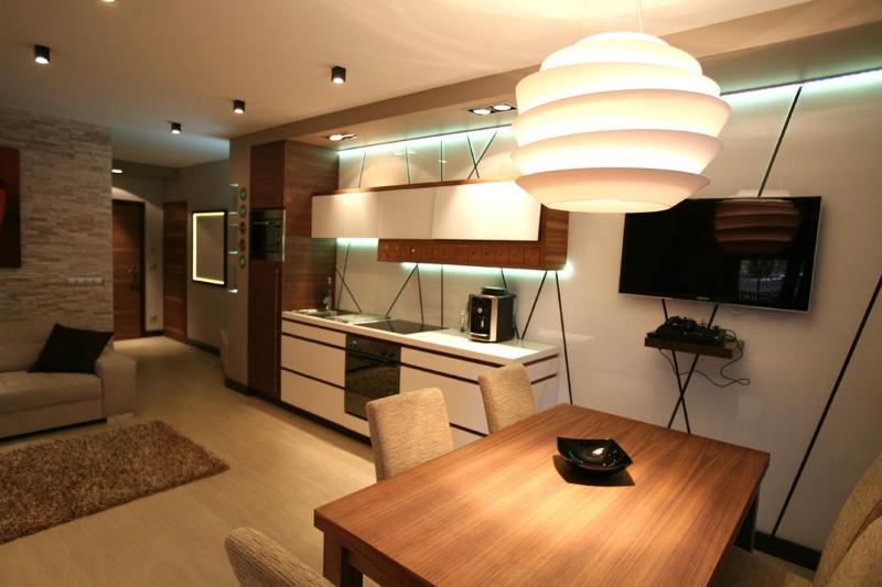 Deluxe Four-Bedroom Apartment image 2