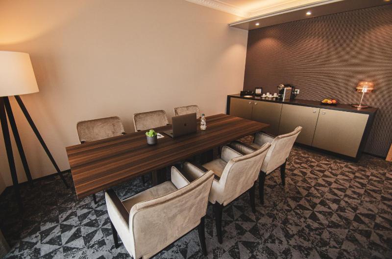 Premium Suite image 4