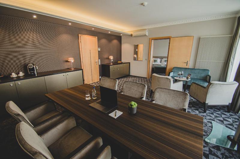 Premium Suite image 3