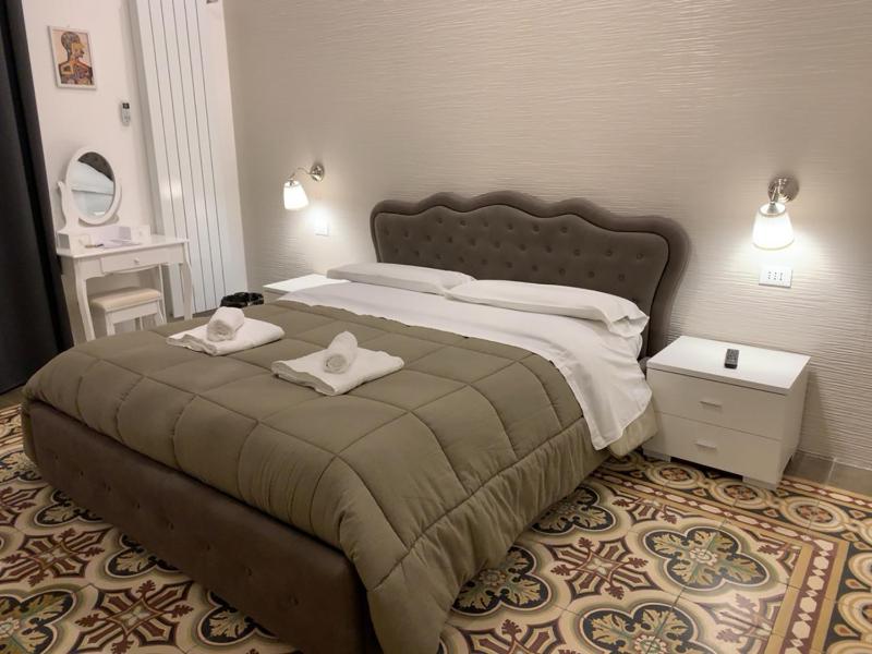 King Room with Balcony image 4