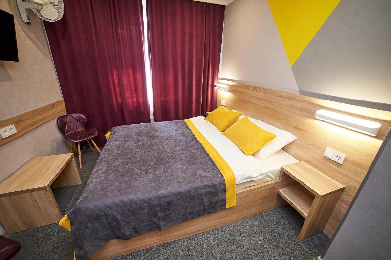 Deluxe Double Room image 3