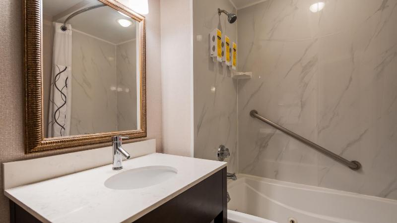 Best Western Plus St. Christopher Hotel - image 12