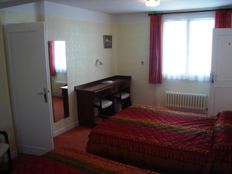 Twin Room image 1