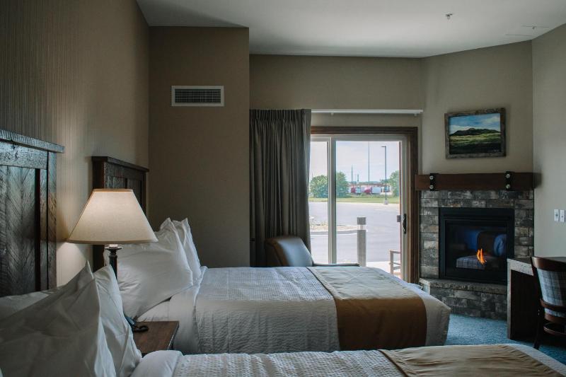 Double Room with Patio image 4