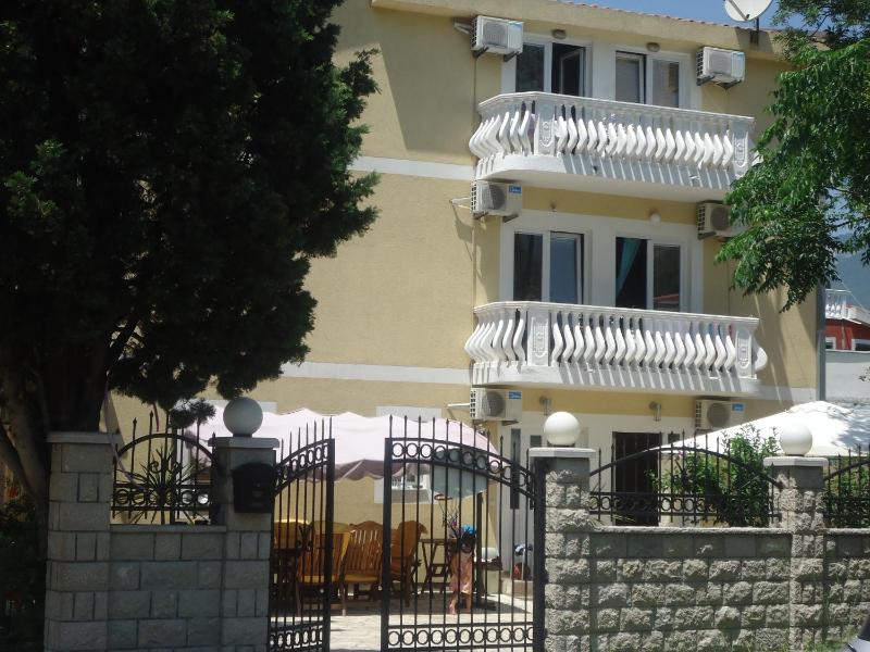 Studio with Balcony (3 Adults)  image 1