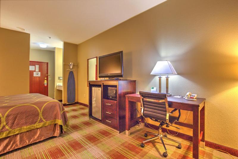 King Room - Non-Smoking image 1