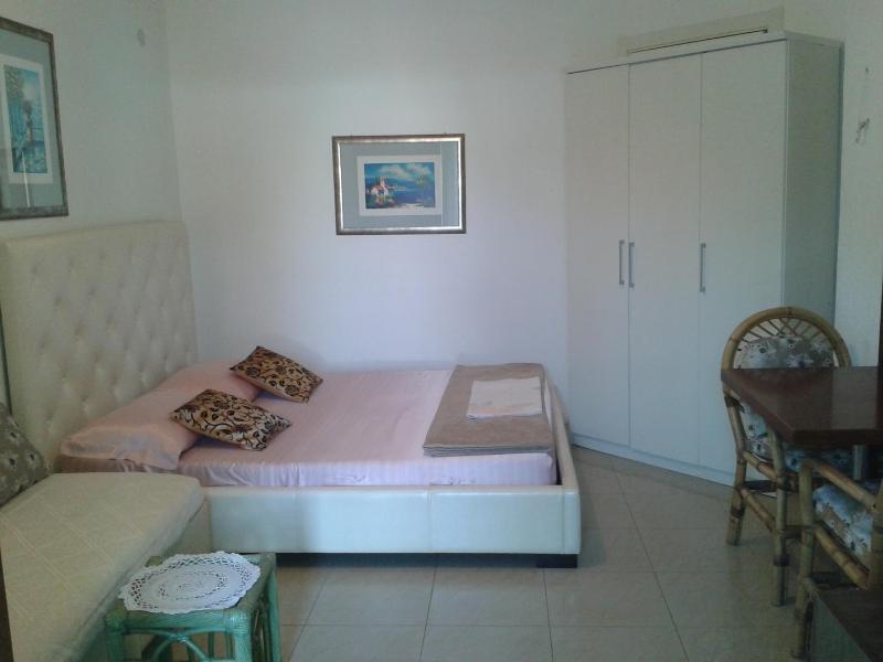 Studio Apartment (2 Adults) image 3