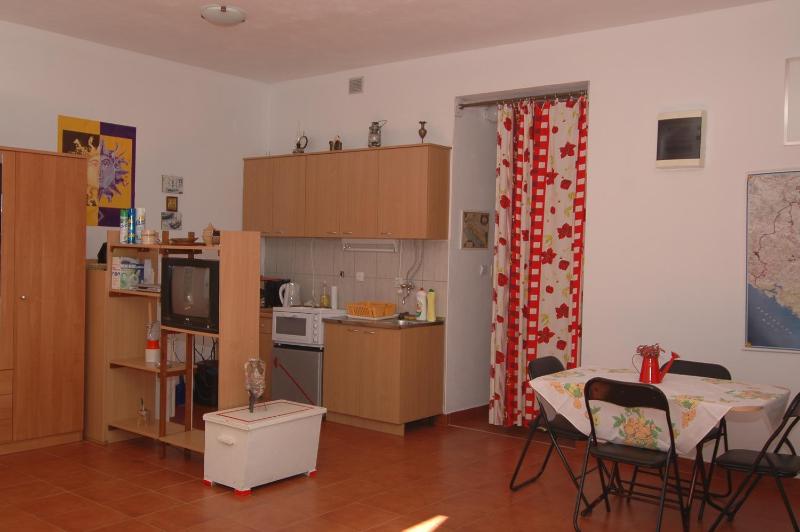 Studio with Sea View image 3