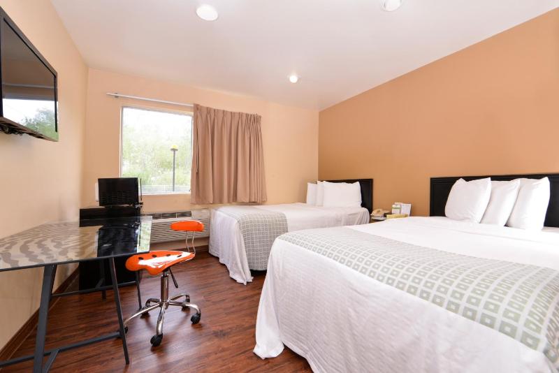 Double Room image 4